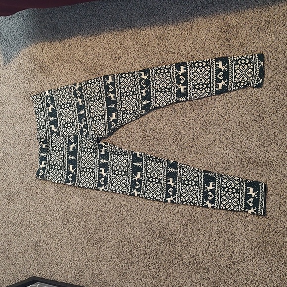 Rue21 Christmas Leggings - Picture 1 of 3